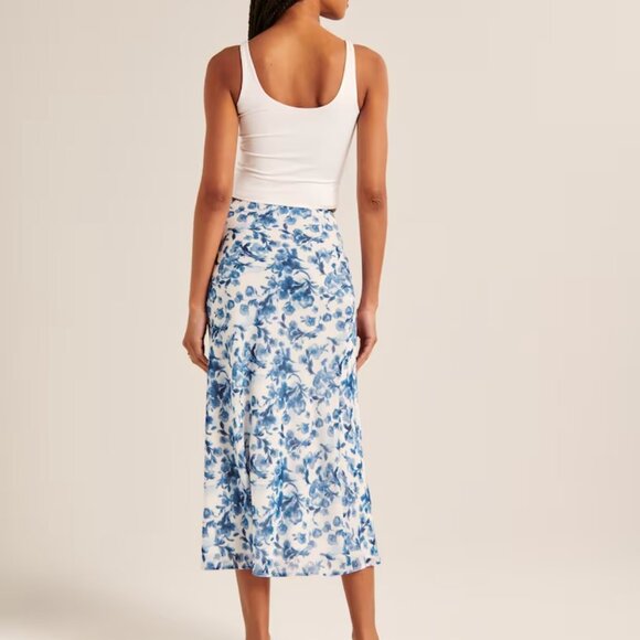 Abercrombie Blue Floral Chiffon Skirt - Picture 2 of 4